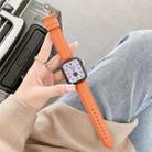 For Apple Watch Ultra 49mm / Series 8&7 45mm / SE 2&6&SE&5&4 44mm / 3&2&1 42mm Sewing Thread Lychee Texture Leather Watch Band(Orange) - 1