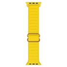 Japanese Word Buckle Silicone Watch Band For Apple Watch Ultra 49mm / Series 8&7 45mm / SE 2&6&SE&5&4 44mm / 3&2&1 42mm(Yellow) - 1