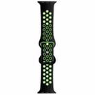 Butterfly Buckle Dual-tone Liquid Silicone Watch Band For Apple Watch Ultra 49mm / Series 8&7 45mm / SE 2&6&SE&5&4 44mm / 3&2&1 42mm(Black+Green) - 1