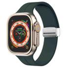 Magnetic Fold Clasp Silicone Watch Band For Apple Watch Ultra 49mm / Series 8&7 45mm / SE 2&6&SE&5&4 44mm / 3&2&1 42mm(Official Green) - 1