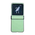 For Motorola Razr 40 Ultra Solid Color Leather Texture Three-stage Phone Case(Green) - 1