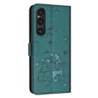 For Sony Xperia 1 V 2023 Embossed Kitten Phone Leather Case with Lanyard(Dark Green) - 3