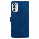 For Motorola Moto G52 4G / G82 Lace Floral Embossed Magnetic Buckle PU Phone Case With Wrist Strap(Blue) - 3