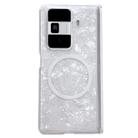 For Honor Magic Vs3 Magnetic Axis Pearlescent Shell Texture MagSafe Phone Case(White) - 1