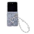 For Motorola Razr 50 / 60 Pearlescent Shell Texture Heart Pattern Phone Case with Bracelet(White) - 1