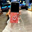 For Motorola Razr 50 Ultra Pearlescent Shell Texture Heart Pattern Phone Case with Bracelet(Red) - 2