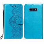 For Samsung  Galaxy S10e Flower Vine Embossing Pattern Horizontal Flip Leather Case with Card Slot & Holder & Wallet & Lanyard(Blue)