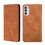For Motorola Moto G52 4G/G82 5G Skin Feel Magnetic Horizontal Flip Leather Phone Case(Light Brown)