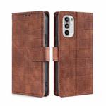 For Motorola Moto G52 4G/G82 5G Skin Feel Crocodile Magnetic Clasp Leather Phone Case(Brown)