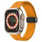 Solid Color Magnetic Buckle Silicone Watch Band For Apple Watch Series 9&8&7 41mm / SE 3&SE 2&6&SE&5&4 40mm / 3&2&1 38mm (Yellow)