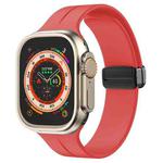 Solid Color Magnetic Buckle Silicone Watch Band For Apple Watch Ultra 49mm / Series 8&7 45mm / SE 2&6&SE&5&4 44mm (Red)