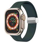 Magnetic Fold Clasp Silicone Watch Band For Apple Watch Ultra 49mm / Series 8&7 45mm / SE 2&6&SE&5&4 44mm / 3&2&1 42mm(Official Green)