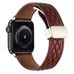 For Apple Watch Series 9 45mm Rhombus Pattern Magnetic Folding Buckle Leather Watch Band(Red)
