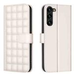 For Samsung Galaxy S21 FE 5G Square Texture Leather Phone Case(Beige)