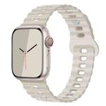 For Apple Watch SE 2023 44mm Reverse Buckle Breathable Silicone Watch Band(Starlight)