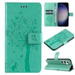 For Samsung Galaxy S25 / S24 5G Tree & Cat Embossed Pattern Flip Leather Phone Case(Green)