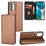 For Motorola Moto G52 4G / G82 5G Cubic Grid Texture Flip Leather Phone Case(Brown)