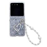 For Motorola Razr 50 / 60 Pearlescent Shell Texture Heart Pattern Phone Case with Bracelet(White)