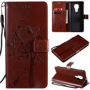 For Motorola Moto G9 Play Tree & Cat Pattern Pressed Printing Horizontal Flip PU Leather Case with Holder & Card Slots & Wallet & Lanyard(Brown)