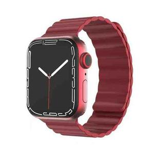 Mutural Liquid Silicone Magnetic Strap Watch Band For Apple Watch Ultra 49mm / Series 8&7 45mm / SE 2&6&SE&5&4 44mm / 3&2&1 42mm(Red)