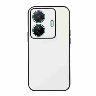 For vivo S15e Accurate Hole Two-color Litchi Texture PU Phone Case(White)