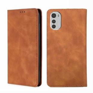 For Motorola Moto E32 4G Skin Feel Magnetic Horizontal Flip Leather Phone Case(Light Brown)