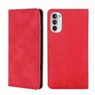 For Motorola Moto G52 4G/G82 5G Skin Feel Magnetic Horizontal Flip Leather Phone Case(Red)