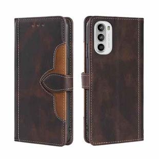 For Motorola Moto G52 4G / G82 5G Skin Feel Magnetic Buckle Leather Phone Case(Brown)