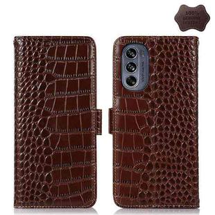 For Motorola Moto G62 5G Crocodile Top Layer Cowhide Leather Phone Case(Brown)