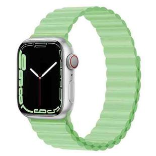 Silicone Magnet Watch Band For Apple Watch Ultra 49mm / Series 8&7 45mm / SE 2&6&SE&5&4 44mm / 3&2&1 42mm(Green)