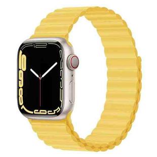 Silicone Magnet Watch Band For Apple Watch Ultra 49mm / Series 8&7 45mm / SE 2&6&SE&5&4 44mm / 3&2&1 42mm(Yellow)