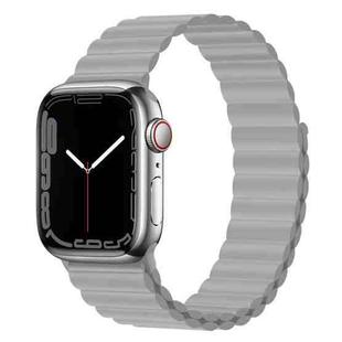 Silicone Magnet Watch Band For Apple Watch Ultra 49mm / Series 8&7 45mm / SE 2&6&SE&5&4 44mm / 3&2&1 42mm(Cloudy Grey)