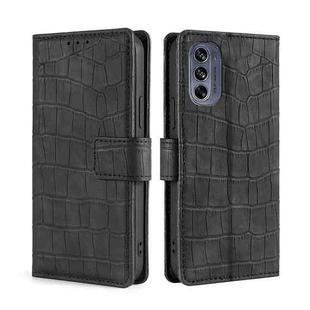 For Motorola Moto G62 5G Skin Feel Crocodile Magnetic Clasp Leather Phone Case(Black)