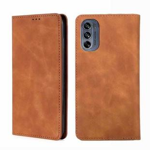 For Motorola Moto G62 5G Skin Feel Magnetic Horizontal Flip Leather Phone Case(Light Brown)