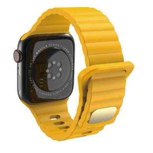Breathable Skin-friendly Silicone Watch Band For Apple Watch Ultra 49mm / Series 8&7 45mm / SE   2&6&SE&5&4 44mm / 3&2&1 42mm(Yellow)