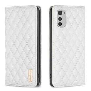 For Motorola Moto E32 4G Diamond Lattice Magnetic Leather Flip Phone Case(White)