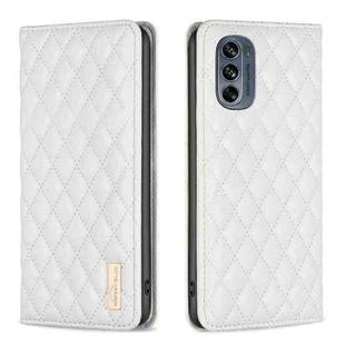 For Motorola Moto G62 Diamond Lattice Magnetic Leather Flip Phone Case(White)