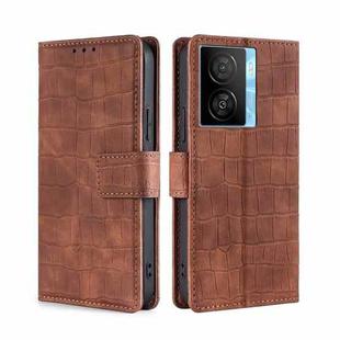 For vivo iQOO Z7x Skin Feel Crocodile Magnetic Clasp Leather Phone Case(Brown)