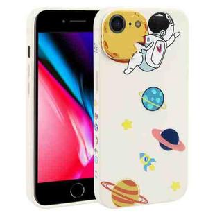 For iPhone SE 2022 / SE 2020 / 8 / 7 Hug Moon Astronaut Pattern TPU Phone Case(White)