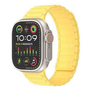 For Apple Watch Ultra 2 49mm Magnetic Loop Silicone Watch Band(Yellow)