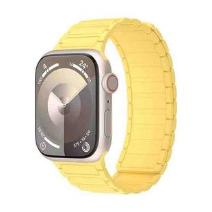 For Apple Watch SE 2023 44mm Magnetic Loop Silicone Watch Band(Yellow)