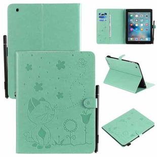For iPad 4 / 3 / 2 Cat Bee Embossing Pattern Horizontal Flip Leather Case with Holder & Card Slots & Wallet & Pen Slot & Wake-up / Sleep Function(Green)