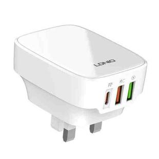 LDNIO Q334 32W Type-C + Dual USB Port Charger with 1m Micro USB Data Cable, Plug Type:UK Plug(White)