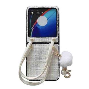 For Motorola Razr 40 Ultra Handbag Design Plush Ball Plaid Fabric PC Phone Case(White)