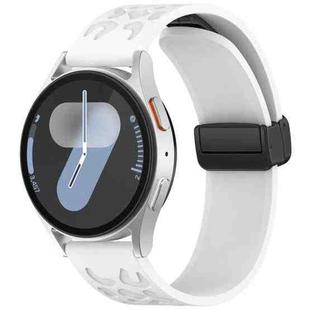 20mm Leopard Print Magnetic Folding Buckle Silicone Watch Band(White)