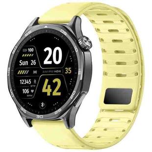 22mm Universal Shark Magnetic Breathable Silicone Watch Band(Light Yellow)