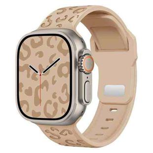 For Apple Watch 42mm / 41mm / 40mm / 38mm Buckle Concave Leopard Silicone Watch Band(Milk Tea)