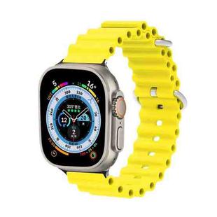 Ocean Silicone Metal Head Watch Band For Apple Watch Ultra 49mm / Series 8&7 45mm / SE 2&6&SE&5&4 44mm / 3&2&1 42mm(Yellow)