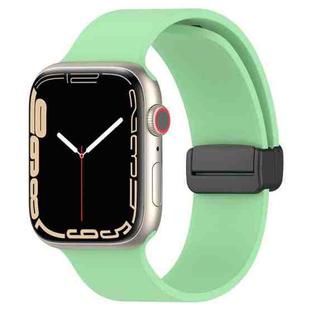 Magnetic Black Buckle Smooth Silicone Watch Band For Apple Watch Series 8&7 45mm / SE 2&6&SE&5&4 44mm / 3&2&1 42mm(Light Green)