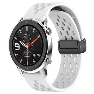 For Amazfit GTR 4 Pro 22mm Folding Magnetic Clasp Silicone Watch Band(White)